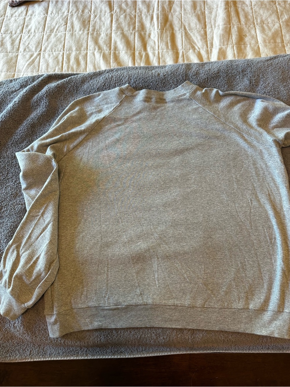 Like New James Sweatshirt - Picture 4 of 7